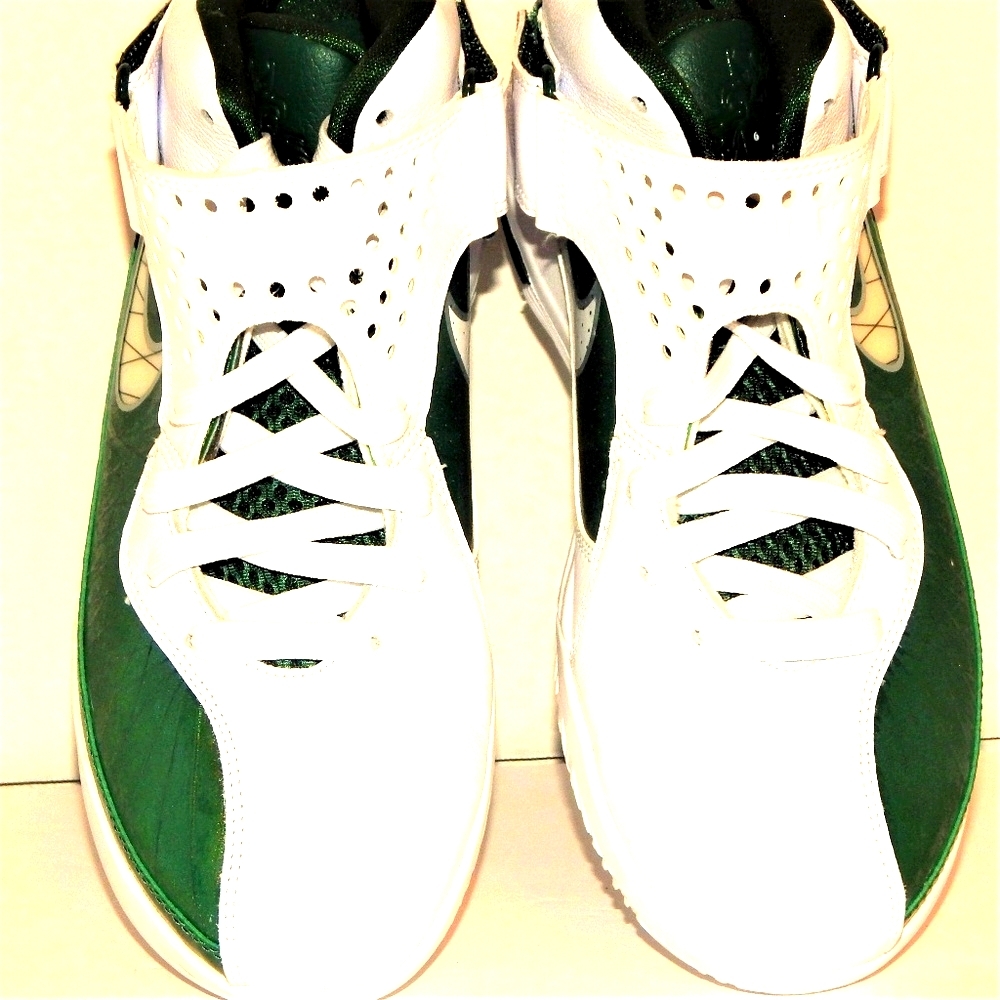 NWT Women Basketball Shoes Nike 454149 L.James V Soldier 7.5, 9.5,10,10.5 Green